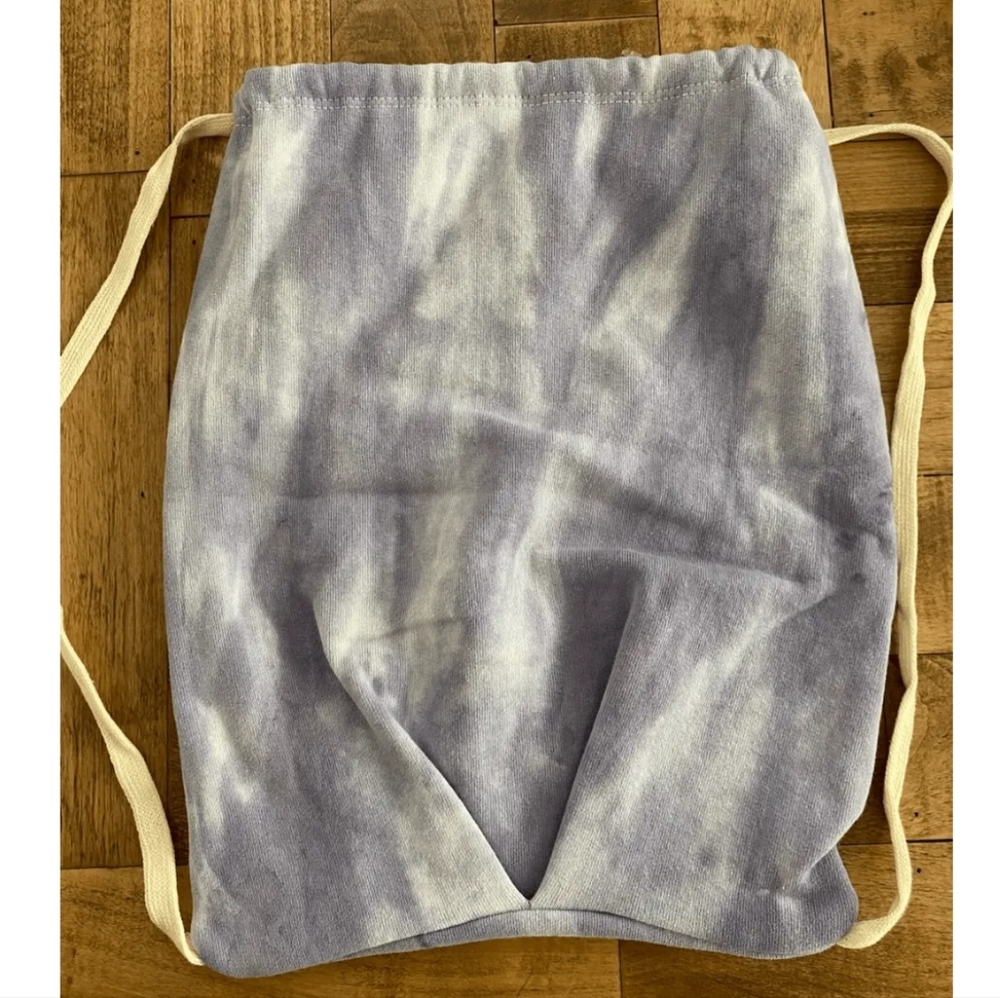 NWT Boys Lie purple tie dye drawstring bag with sticker - Picture 2 of 6
